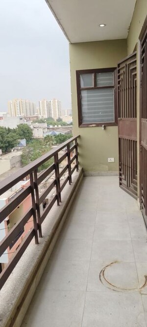 Balcony in 3 BHK Builder Floor at Surendra Avenue 69, Sector 69 – for Rent