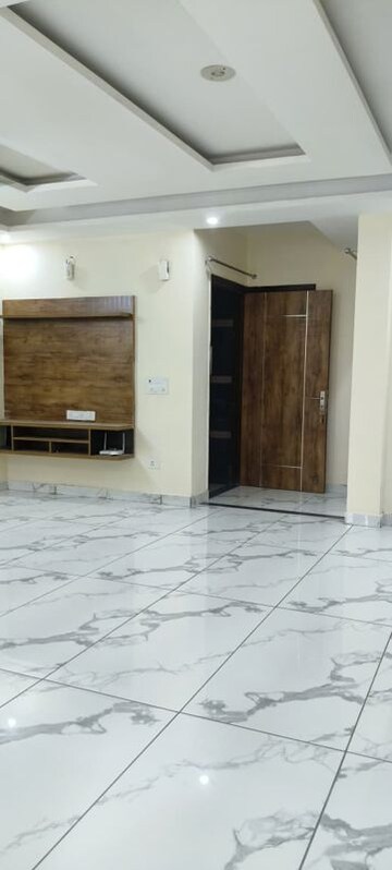 3 BHK Builder Floor For Rent in Surendra Avenue 69, Sector 69