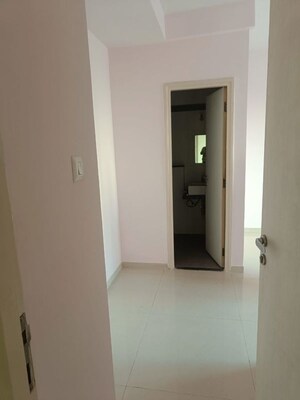 Room in 2 BHK Apartment at Rustomjee Urbania Azziano, Thane West – for Rent