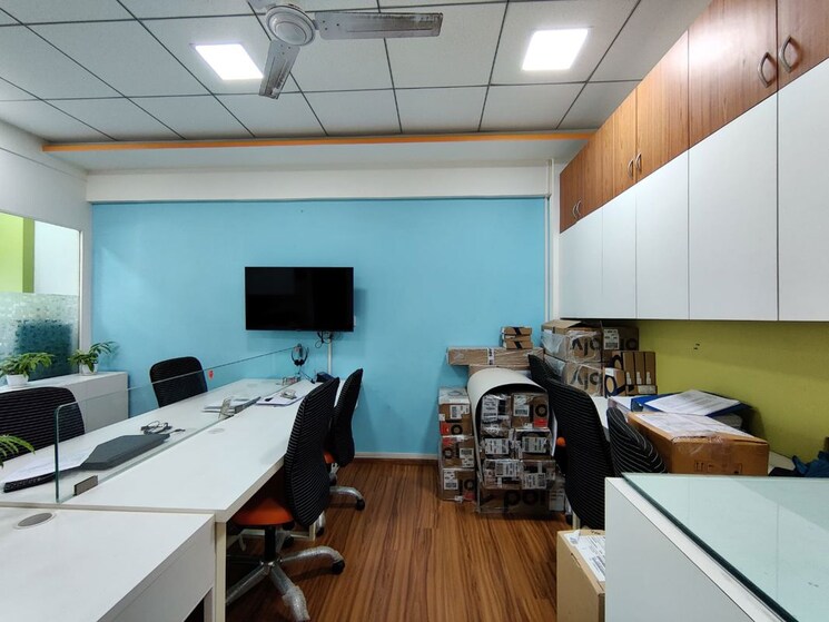 Team Area, knox-plaza Commercial Office Space 400 Sq.Ft. In Malad West Mumbai 9792157