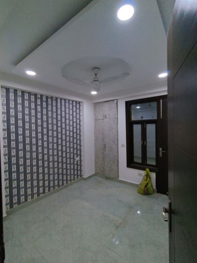 Room, chattarpur 3 Bedroom 125 Sq.Yd. Builder Floor In Chattarpur Delhi 9792227