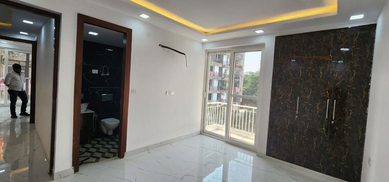 Room, sector 12 dwarka 4 Bedroom 2000 Sq.Ft. Apartment In Sector 12 Dwarka Delhi 9792265
