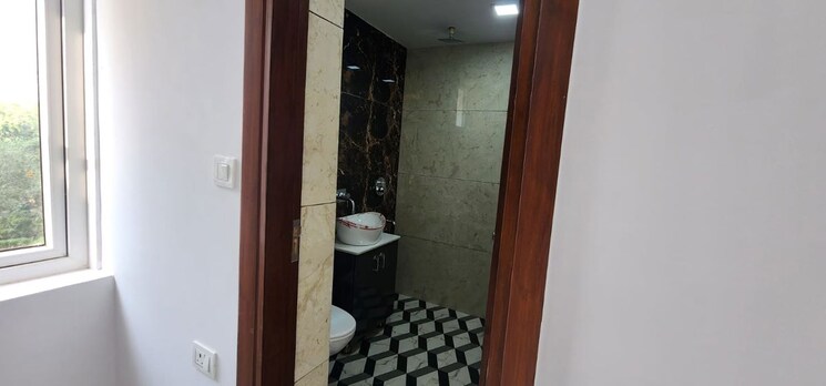 Bathroom, sector 12 dwarka 4 Bedroom 2000 Sq.Ft. Apartment In Sector 12 Dwarka Delhi 9792265