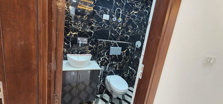 Bathroom, sector 12 dwarka 4 Bedroom 2000 Sq.Ft. Apartment In Sector 12 Dwarka Delhi 9792265