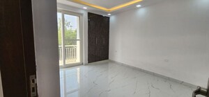 Room in 4 BHK Apartment at Sector 12 Dwarka – for Rent