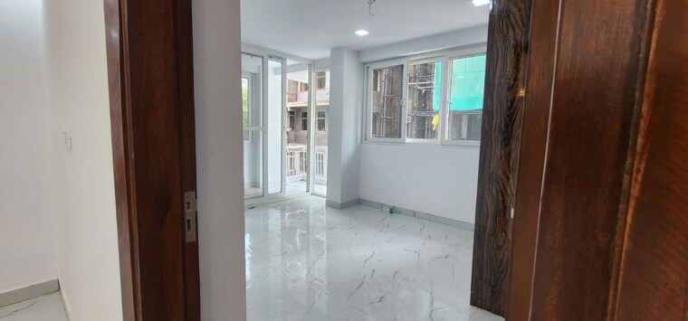 Room, sector 12 dwarka 4 Bedroom 2000 Sq.Ft. Apartment In Sector 12 Dwarka Delhi 9792265