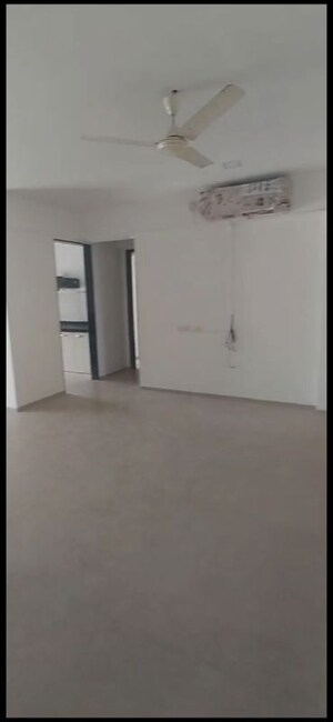 2 BHK Apartment For Sale in Vini Towers, Malad West