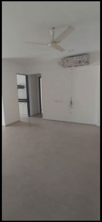 2 BHK Apartment For Sale in Vini Towers, Malad West