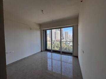 Room in 3 BHK Apartment at Indiabulls One Indiabulls, Pokhran Road No Two – for Rent