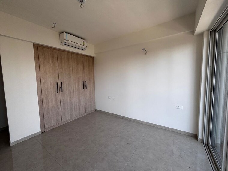 Room, indiabulls-one-indiabulls 3 Bedroom 1320 Sq.Ft. Apartment In Pokhran Road No Two Thane 9792425