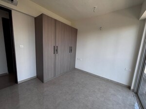 Room in 3 BHK Apartment at Indiabulls One Indiabulls, Pokhran Road No Two – for Rent