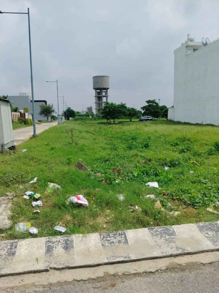 Garden, sector 1 wave city  990 Sq.Ft. Plot In Sector 1 Wave City Ghaziabad 9792294