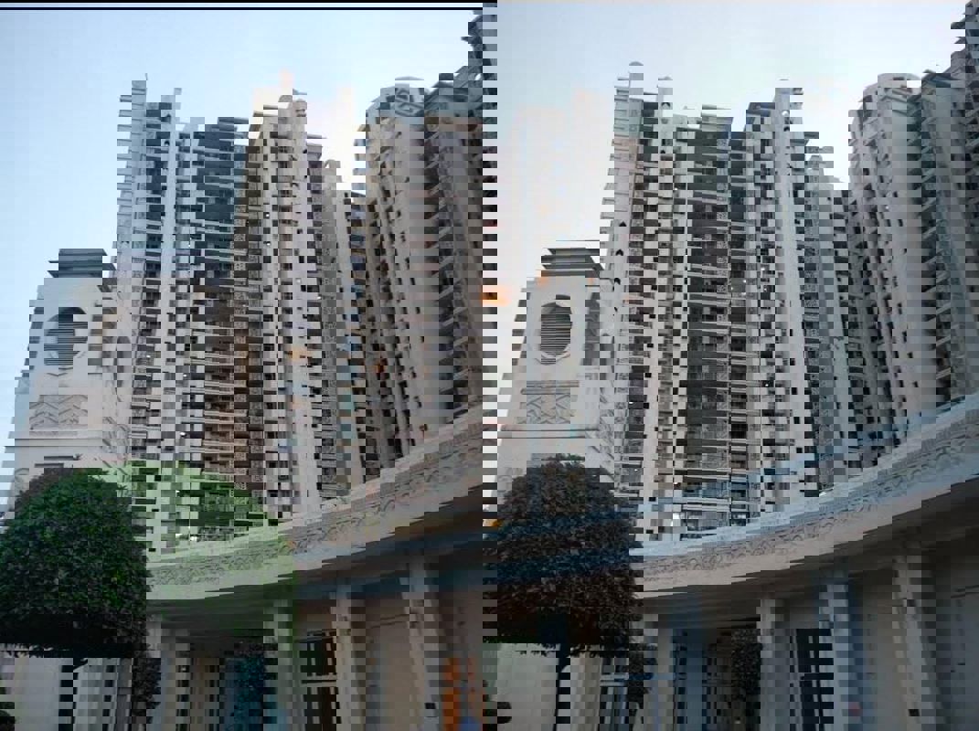 4 BHK + Servant Room 3400 Sq.Ft. Apartment in DLF The Summit