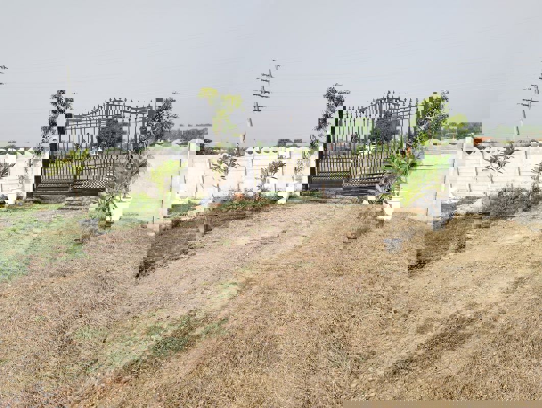 Plot For Sale in Ashoka Niketan