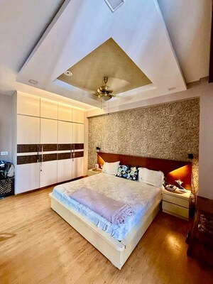 Furnished Amenities in 4 BHK Apartment at Tulip Violet, Sector 69 – for Rent