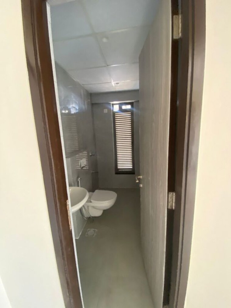 Bathroom, siddha-seabrook 3 Bedroom 950 Sq.Ft. Apartment In Kandivali West Mumbai 9792525