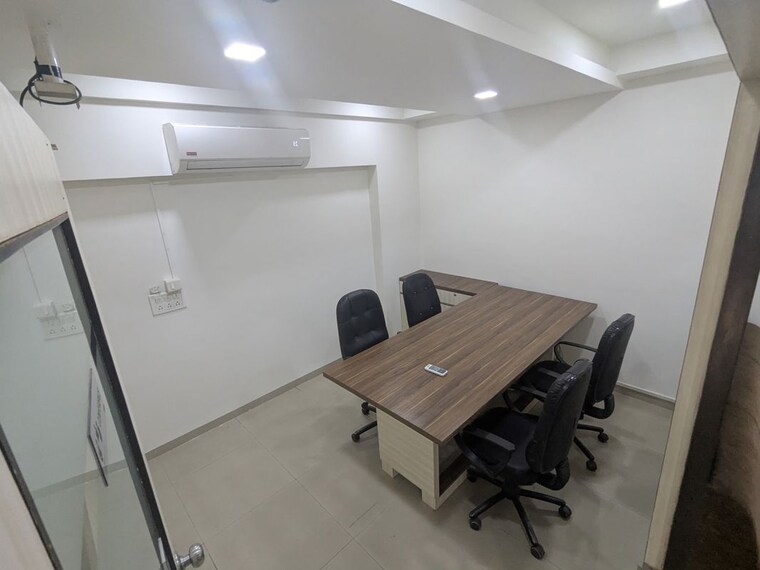 Team Area, alkapuri Commercial Office Space 750 Sq.Ft. In Alkapuri Vadodara 9792547