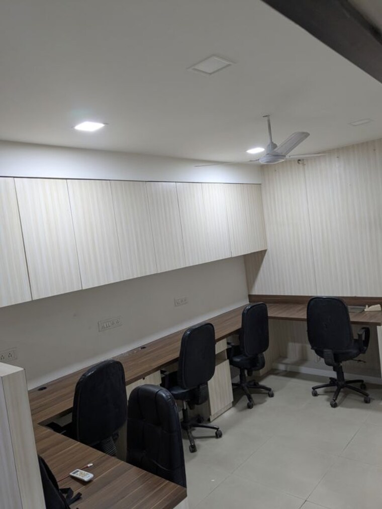 Team Area, alkapuri Commercial Office Space 750 Sq.Ft. In Alkapuri Vadodara 9792547