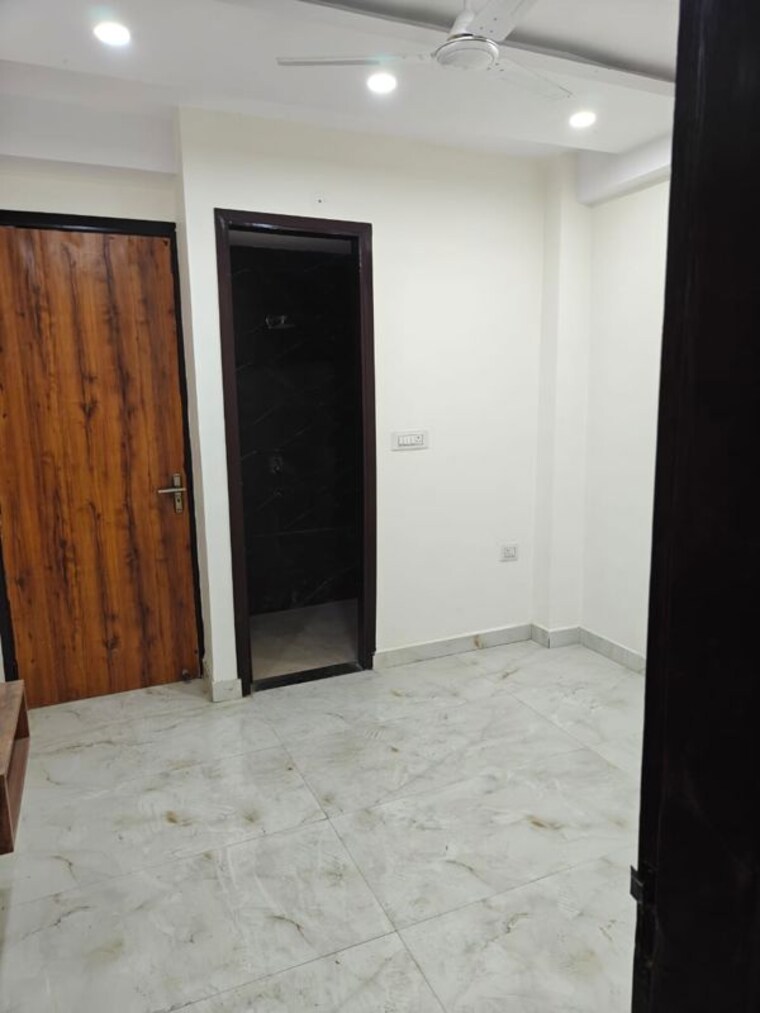 Room, mahavir enclave 1 4 Bedroom 1200 Sq.Ft. Builder Floor In Mahavir Enclave 1 Delhi 9792565