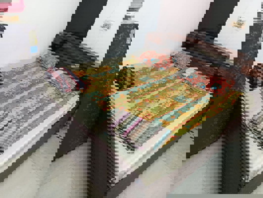 1 Rk  + Pooja Room 400 Sq.Ft. Independent House in RWA Apartments Sector 27