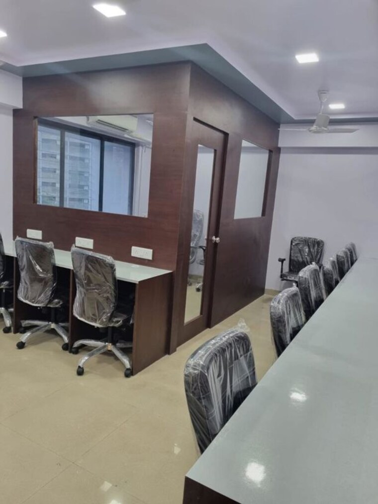 Team Area, agarwal-b2b-center Commercial Office Space 300 Sq.Ft. In Malad West Mumbai 9792595