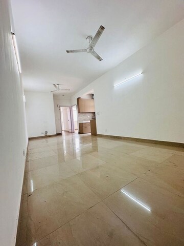 Room in 2 BHK Apartment at Suncity Avenue 76, Sector 76 – for Sale