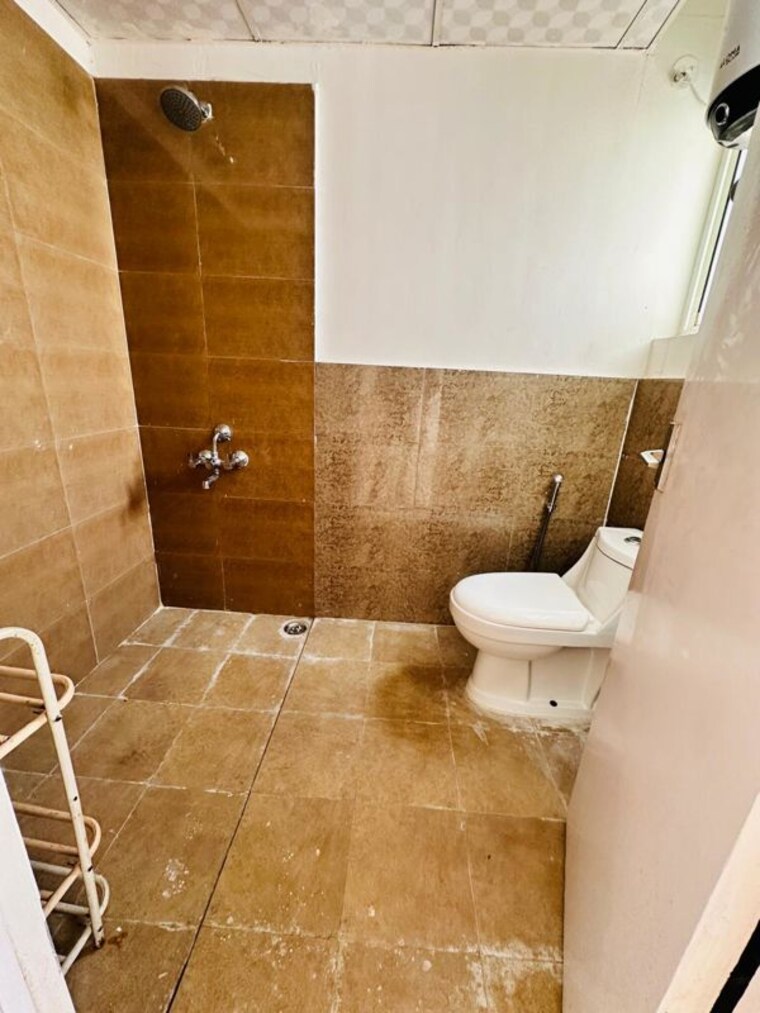 Bathroom, suncity-avenue-76 2 Bedroom 635 Sq.Ft. Apartment In Sector 76 Gurgaon 9792631