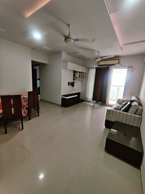 2 BHK Apartment For Rent in Rosa Bella, Ghodbunder Road