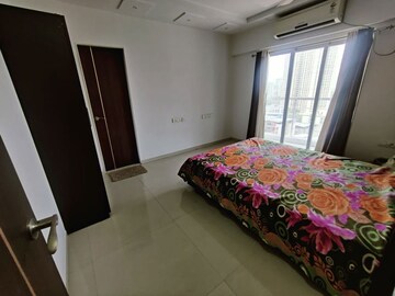 Bedroom in 2 BHK Apartment at Rosa Bella, Ghodbunder Road – for Rent