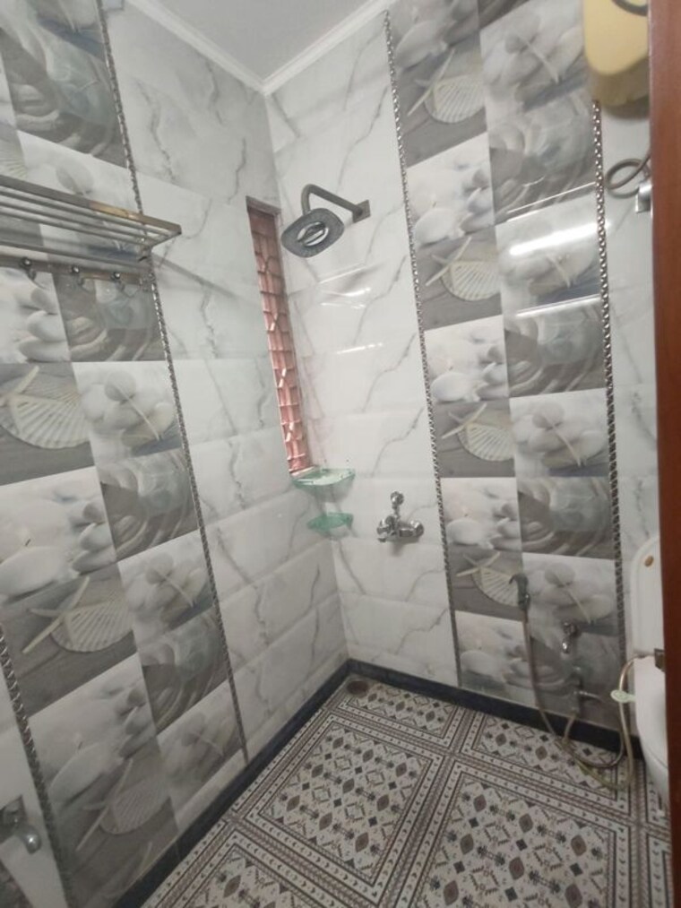 Bathroom, saket 3 Bedroom 1500 Sq.Ft. Builder Floor In Saket Delhi 9792632