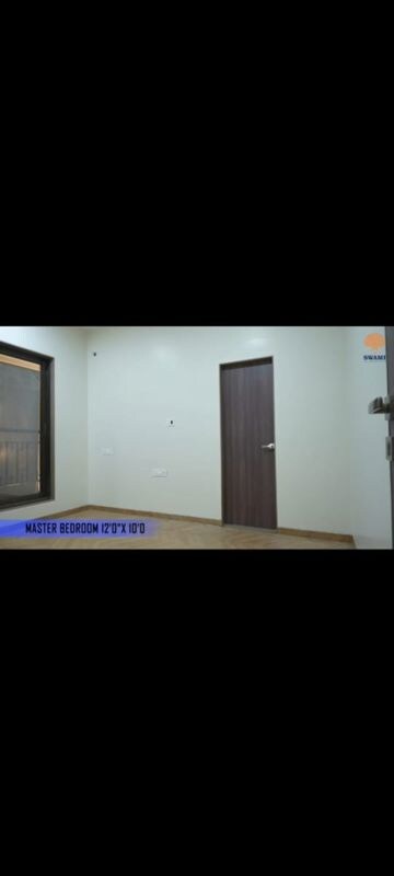 Room in 2 BHK Apartment at Kandivali West – for Sale