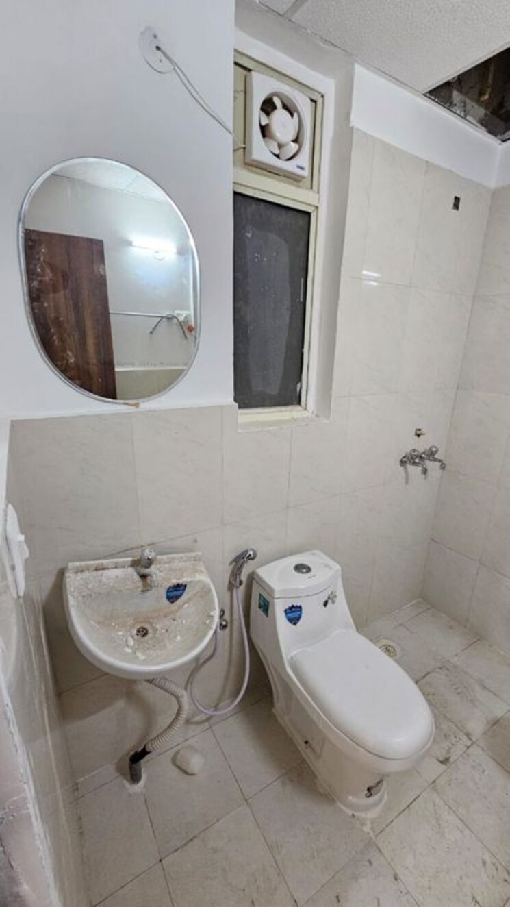 Bathroom, pyramid-altia 3 Bedroom 745 Sq.Ft. Apartment In Sector 70a Gurgaon 9792721