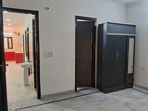 Room in 3 BHK Builder Floor at Vipul World Floors, Sector 48 – for Rent