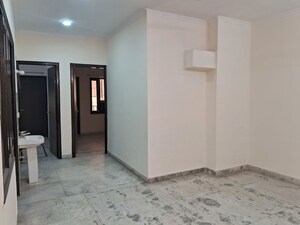 Room in 3 BHK Builder Floor at Vipul World Floors, Sector 48 – for Rent