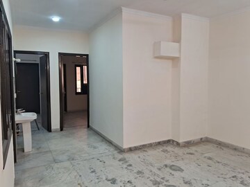 Room in 3 BHK Builder Floor at Vipul World Floors, Sector 48 – for Rent