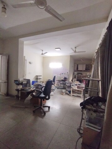 Gym in 3 BHK Builder Floor at Kailash Colony – for Rent