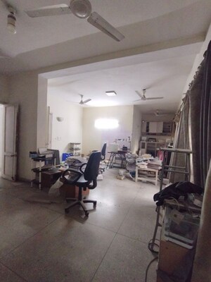 3 BHK Builder Floor For Rent in Kailash Colony