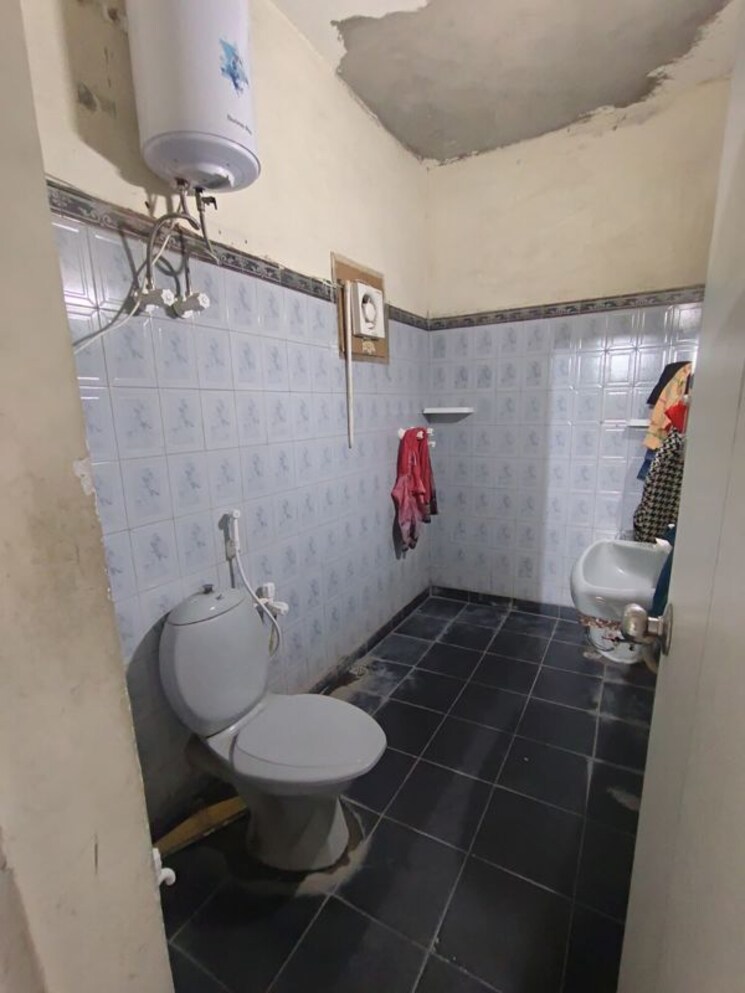 Master Bedroom, kailash colony 3 Bedroom 2700 Sq.Ft. Builder Floor In Kailash Colony Delhi 9792762