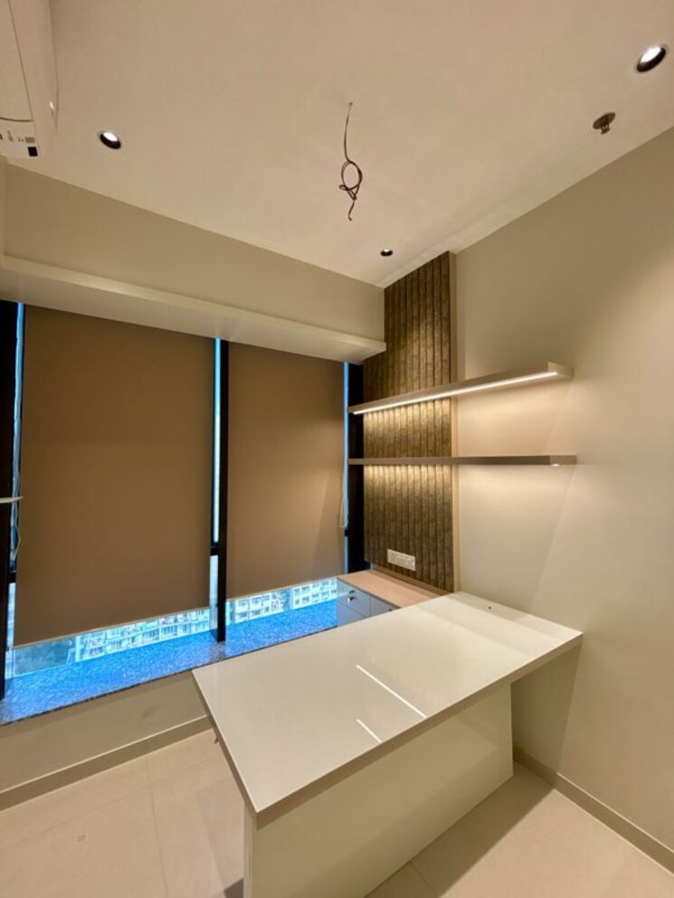 Team Area, malad west Commercial Office Space 250 Sq.Ft. In Malad West Mumbai 9792753