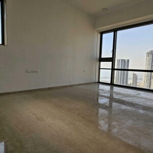 Room in 3 BHK Apartment at Lodha World One, Empire Mill – for Rent