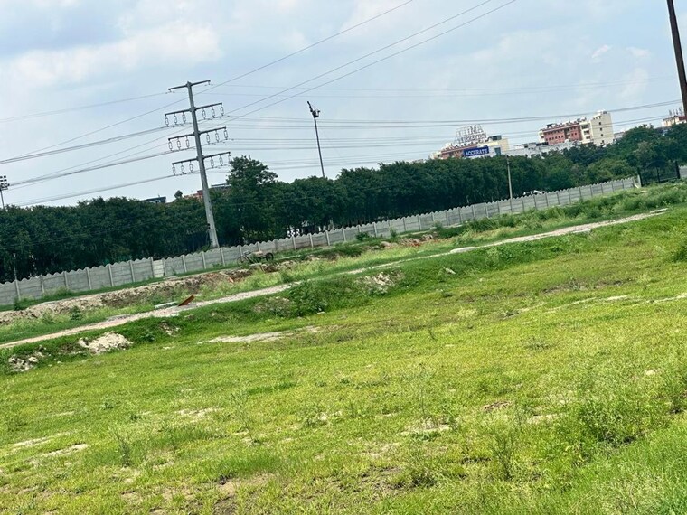 Garden, cbpl-mount-attalia  300 Sq.Yd. Plot In Jewar Greater Noida 9792887