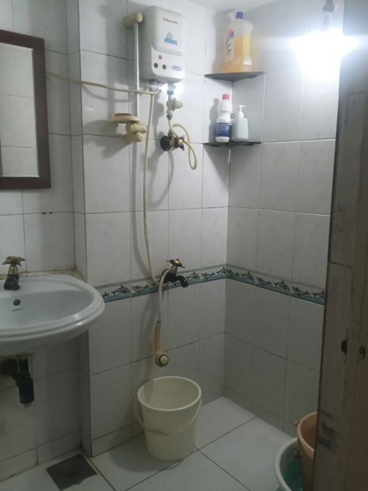 Bathroom, runwal-heights 2 Bedroom 850 Sq.Ft. Apartment In Mulund West Mumbai 9792903