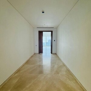 Room in 4 BHK Apartment at Rustomjee Crown, Gokhale Road – for Rent