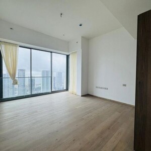 Room in 4 BHK Apartment at Rustomjee Crown, Gokhale Road – for Rent