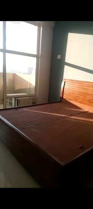 Room in 2 BHK Apartment at Pyramid Heights, Sector 85 – for Rent