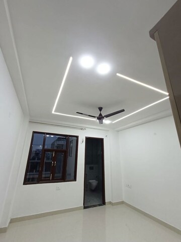 Room in 3 BHK Apartment at Sector 47 – for Rent