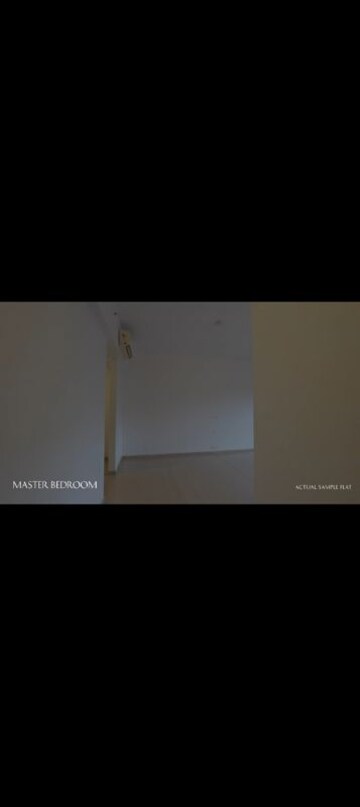 Room in 4 BHK Apartment at Kalpataru Magnus, Bandra East – for Sale