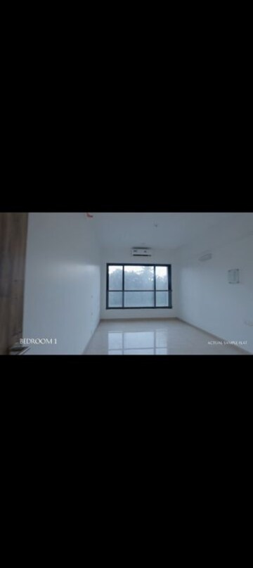 Room in 4 BHK Apartment at Kalpataru Magnus, Bandra East – for Sale