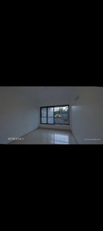 Room in 4 BHK Apartment at Kalpataru Magnus, Bandra East – for Sale