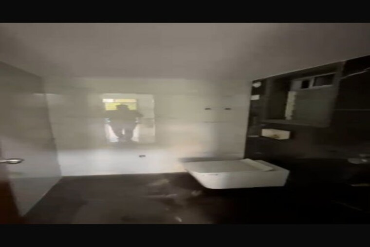 Bathroom, wayle nagar 1 Bedroom 500 Sq.Ft. Apartment In Wayle Nagar Thane 9792882